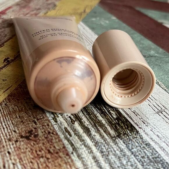 Laura Mercier Blurring Canvas Primer & Tinted Moisturizer SPF 30 1.7 oz NWOT - Picture 7 of 10